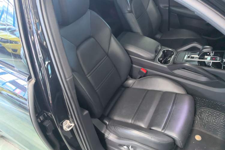 Used Porsche Cayenne 2021 3.0T U.S. specification
