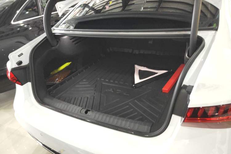 Used Audi A7L 2024 45TFSI S-line Dream-Building Edition Flow Crystal Package
