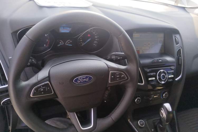 Used Ford Focus 2018 Sedan Classic 1.6L Automatic Trendy SmartDrive Edition
