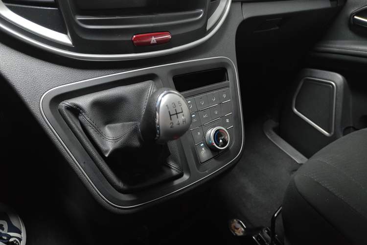 Used JAC Refine M4 2021 2.0L Manual Comfort Edition
