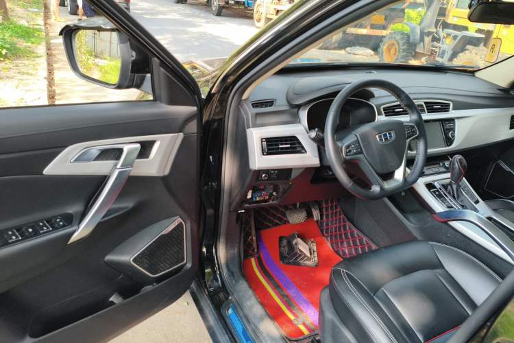 Used Geely Auto Emgrand X7 Sport 2018 1.8TD Automatic Two-Wheel Drive Smart Connect 4G Internet Edition
