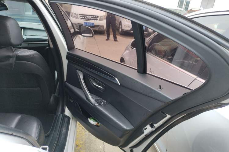 Used BMW 5 Series 2014 520Li Elegant Model
