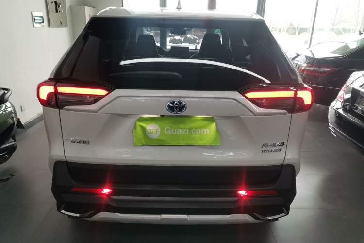 Used Toyota RAV4 2022 Dual-Engine 2.5L E-CVT Two-Wheel Drive Elite Edition
