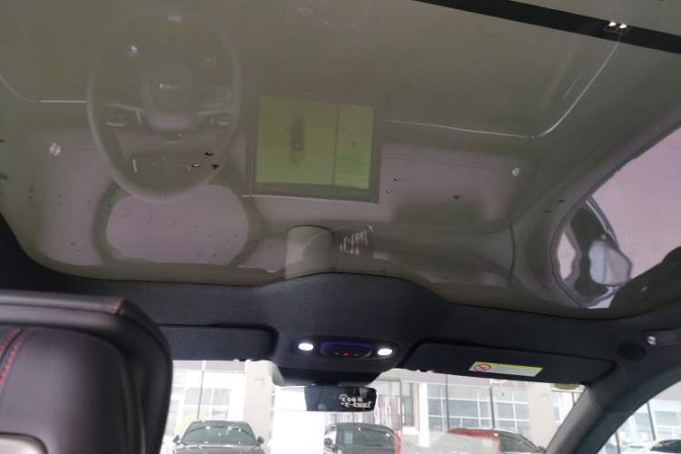 Used  SU7 2024 Rear-Drive Ultra-Long Range Advanced Pro-Level Intelligent Driving Version
