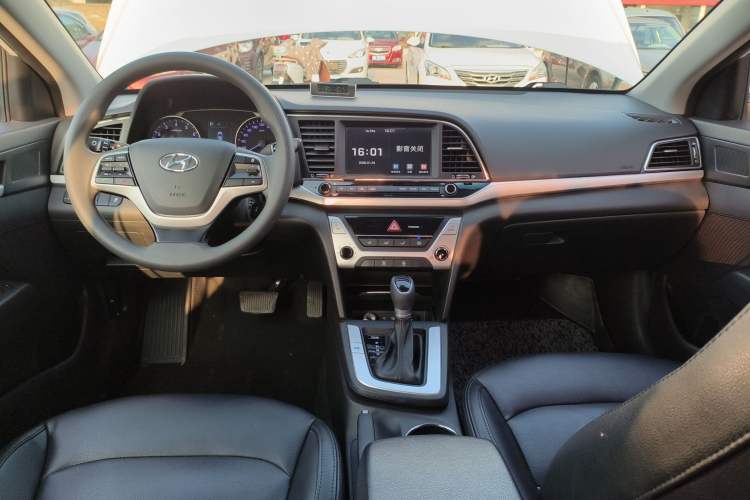 Used Hyundai Elantra 2016 1.6L Automatic ZhiXuan – Elite Version