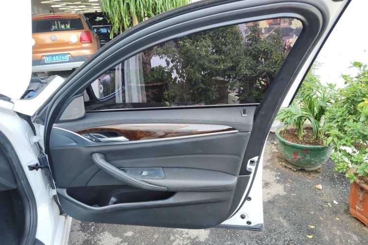 Used BMW 5 Series 2018 525Li Luxury Package
