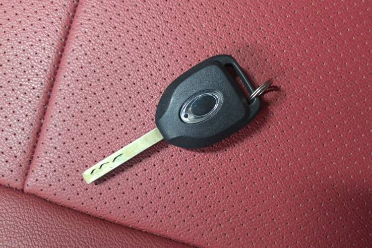 Used ORA Black Cat 2021 301 km Basic Version
