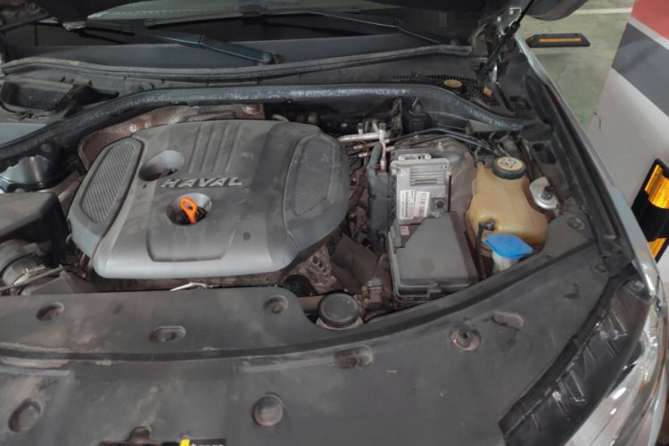 Used Haval H8 2017 2.0T Gasoline 4x4 Smart Enjoyment Version
