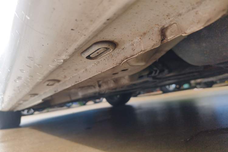 Used Roewe i6 MAX 2020 300TGI Automatic Supreme Edition with Cool Sunroof and Advanced Driving Features
