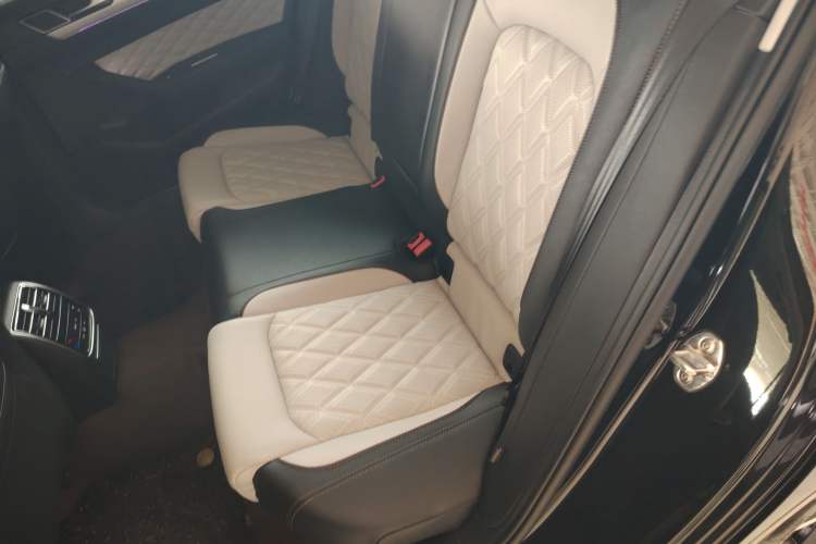 Used Volkswagen Magotan 2023 2 Million Units Commemorative Edition 330TSI DSG Luxury Version
