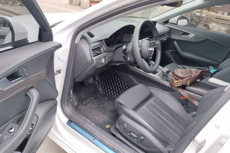 Used Audi A4L 2023 40 TFSI Fashion Dynamic Model
