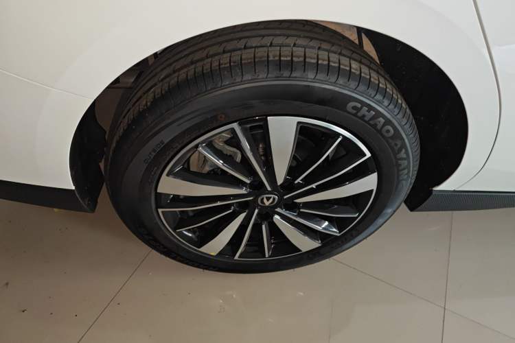 Used Changan Eado PHEV 2025 Smart New Blue Whale 145KM High-Energy Edition
