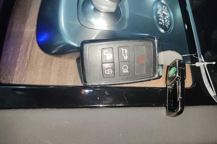 Used Land Rover Discovery Sport 2020 249 PS R-Dynamic Performance Edition
