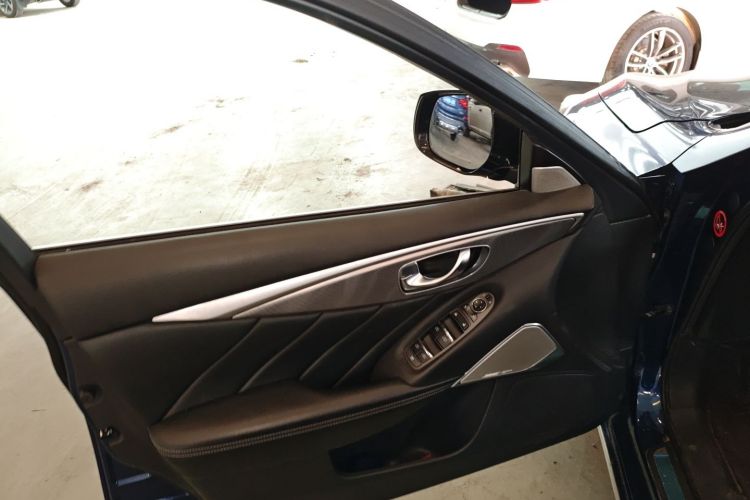 Used Infiniti Q50L 2018 2.0T Enjoyment Version China VI Standard
