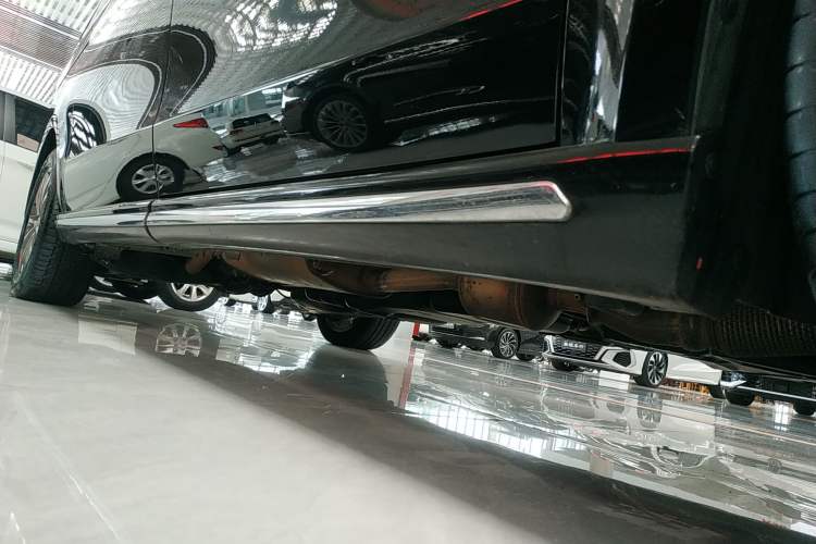 Used Mercedes-Benz V-Class 2022 V 260 Avantgarde Edition
