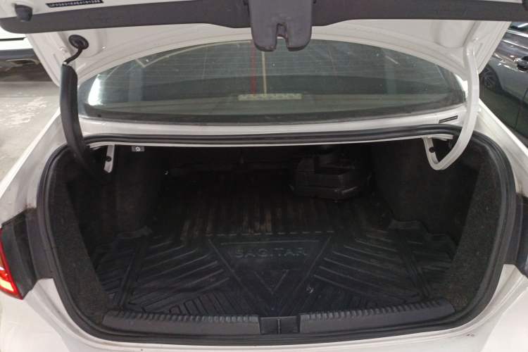 Used Volkswagen Sagitar 2013 2.0 TSI GLI
