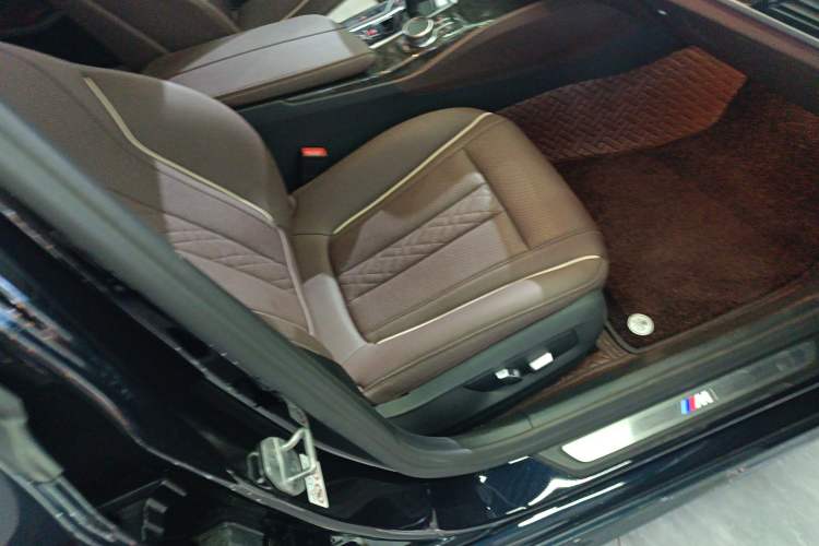 Used BMW 5 Series 2022 Second Facelift 525Li M Sport Package
