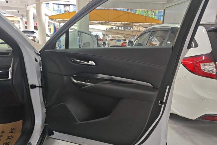 Used Cadillac XT4 2018 28T Two-Wheel Drive Tech Version
