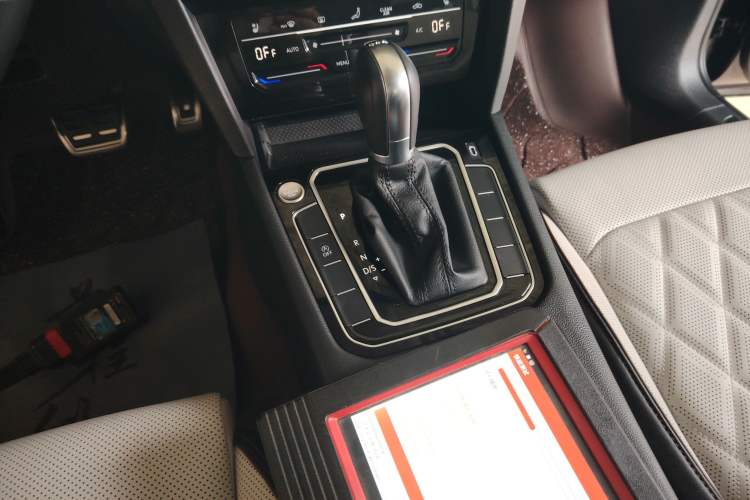 Used Volkswagen Magotan 2023 2 Million Units Commemorative Edition 330TSI DSG Luxury Version
