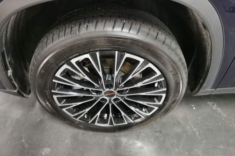 Used  Lingyun 2025 300T Two-Wheel Drive Starry Edition
