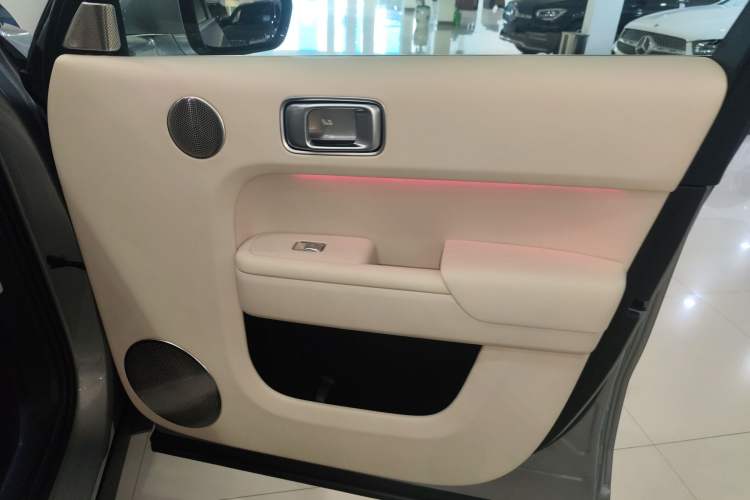 Used Li Auto L8 2023 Pro Model
