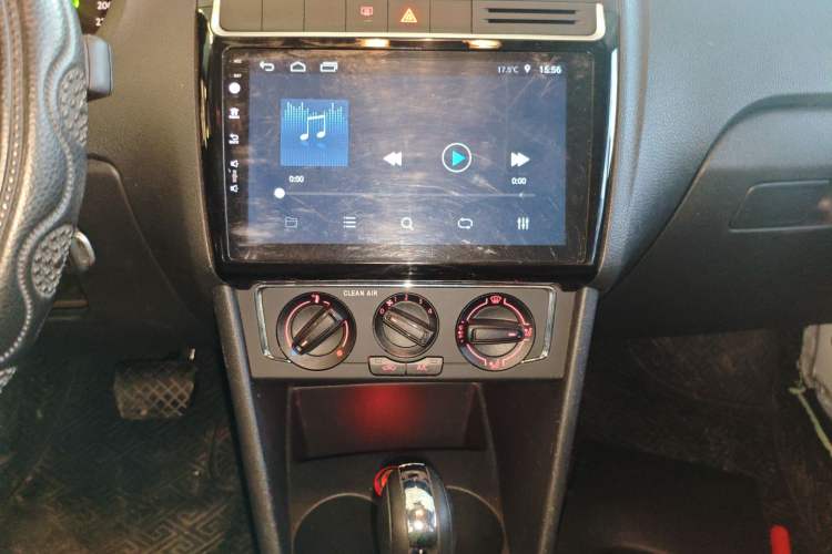 Used Volkswagen Polo 2016 1.6L Automatic Comfort Model
