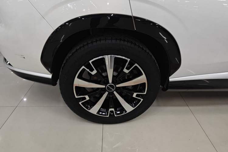 Used Roewe D5X DMH 2024 135 Tech Edition