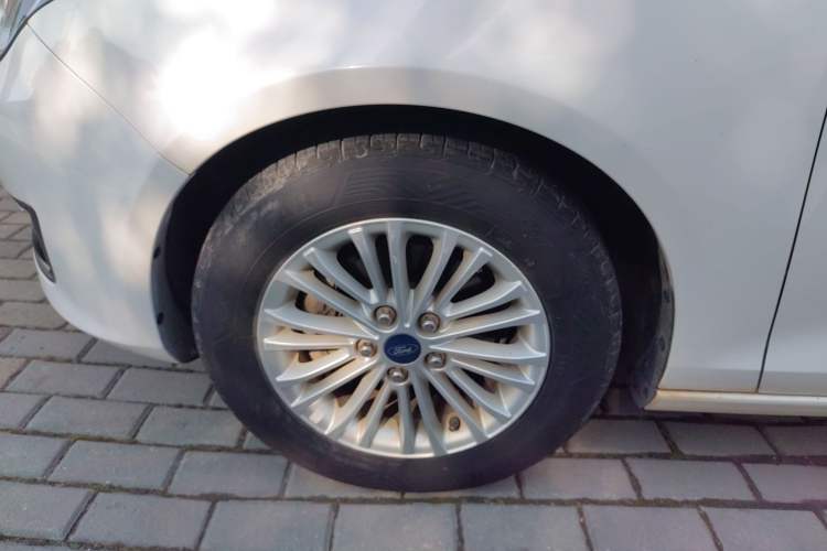 Used Ford Escort 2015 1.5L Manual Comfort Model
