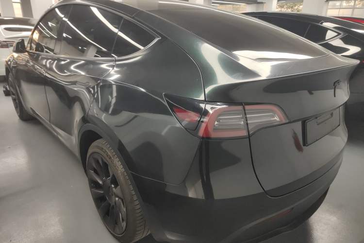 Used Tesla Model Y 2022 Long-Range All-Wheel-Drive Version