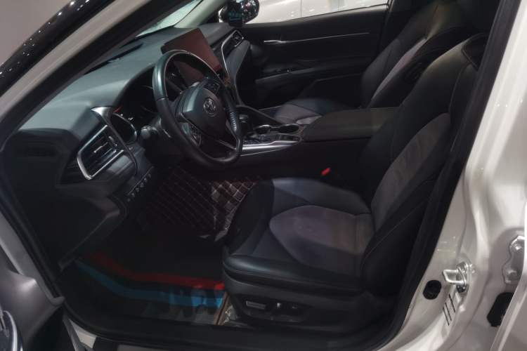 Used Toyota Camry 2023 2.0S FENGSHANG Edition
