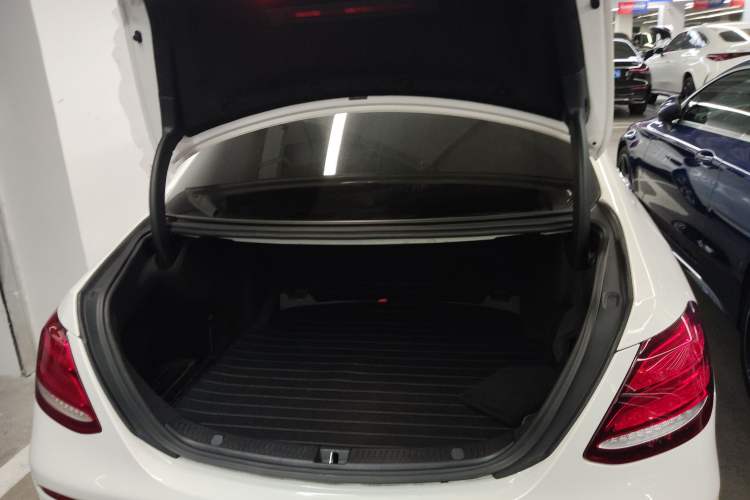 Used Mercedes-Benz E-Class 2019 E 300 L Sport Luxury Edition
