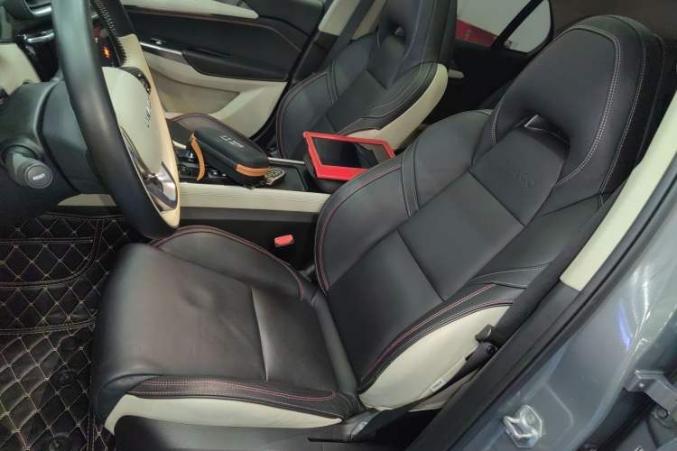 Used Lynk & Co 02 2018 1.5T DCT Two-Wheel Drive Zhaopu Version China V Standard
