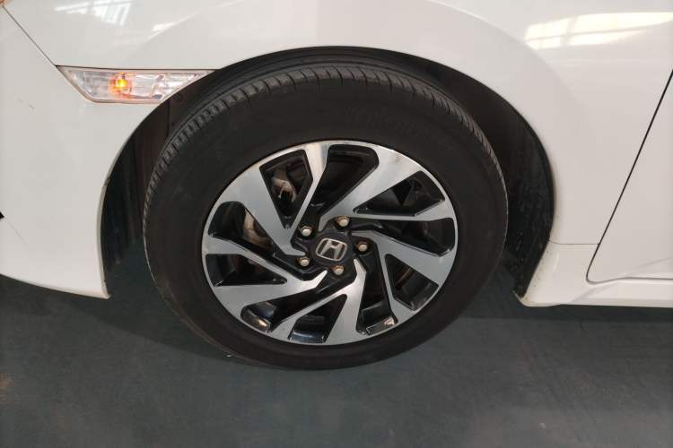 Used Honda Civic 2016 220TURBO CVT Luxury Edition
