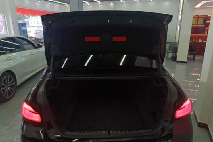 Used BMW 5 Series 2022 Second Facelift 525Li M Sport Package
