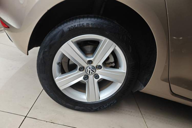 Used Volkswagen Golf 2016 1.6L Automatic Fashion Model