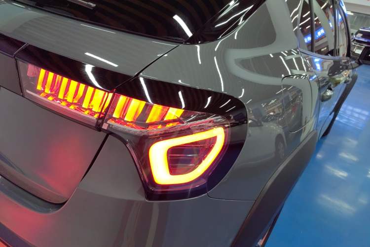 Used Lynk & Co 02 2018 1.5T DCT Two-Wheel Drive Zhaopu Version China V Standard
