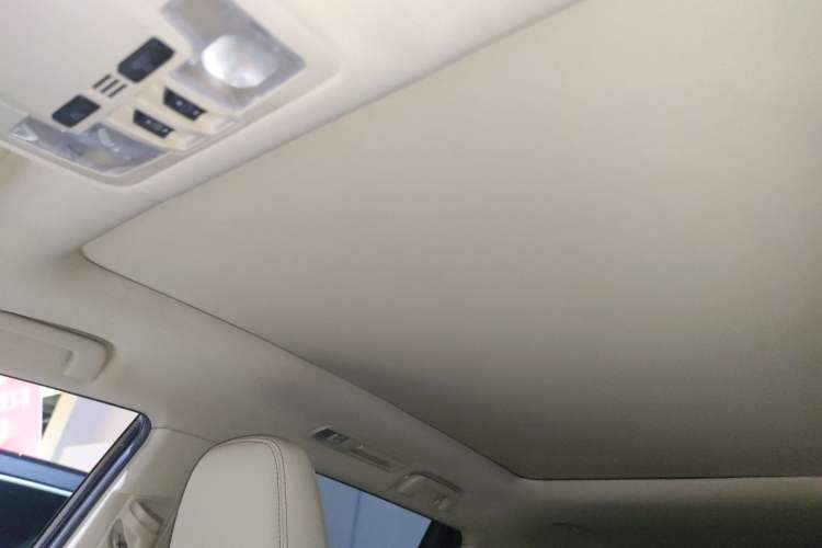 Used Toyota Highlander 2018 2.0T Four-Wheel Drive Luxury Version 7 Seats China VI Standard
