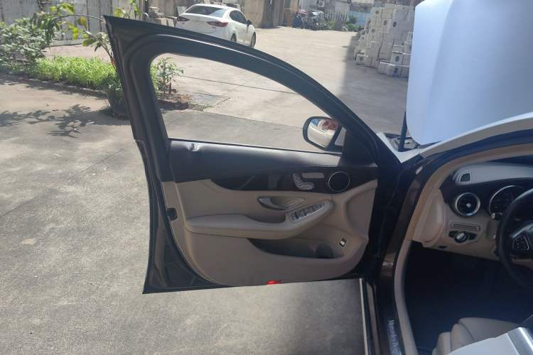 Used Mercedes-Benz C-Class 2015 C 200 L