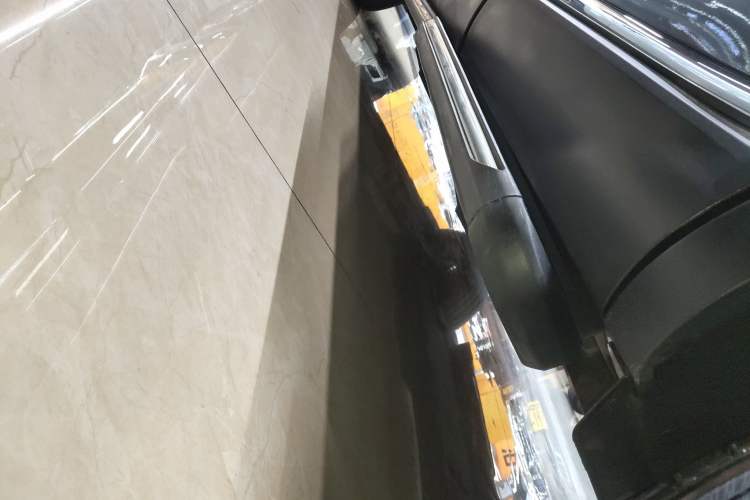 Used Hongqi HS5 2022 Facelifted Version 2.0T Smart Connect Flagship All-Wheel-Drive Edition
