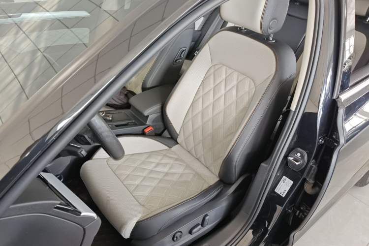 Used Volkswagen Magotan 2023 2 Million Units Commemorative Edition 330TSI DSG Luxury Version
