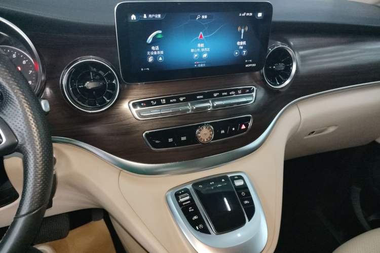 Used Mercedes-Benz V-Class 2021 V 260 Avantgarde Edition
