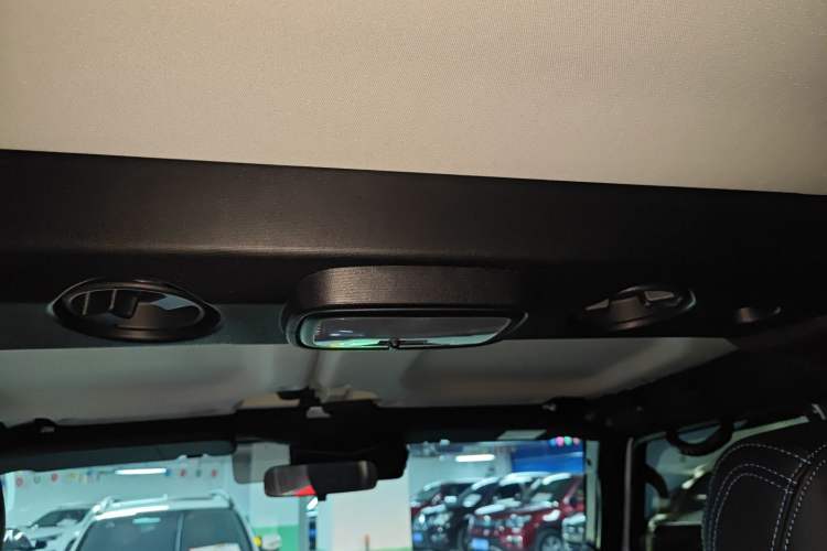 Used Beijing Auto BJ40 2023 2.0D Automatic Four-Wheel Drive Blade Hero Edition Adventurer Type
