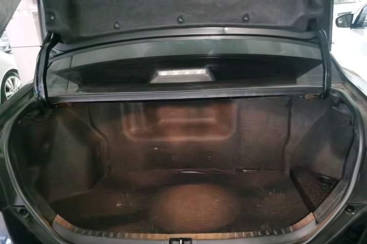 Used Toyota Levin 2017 Revised Dual-Engine 1.8H GS E-CVT Elite Sunroof Version China V Standard
