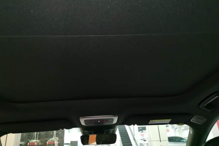 Used Zeekr 7X 2025 100 kWh Long-Range Rear-Wheel Drive with Intelligent Driving Features