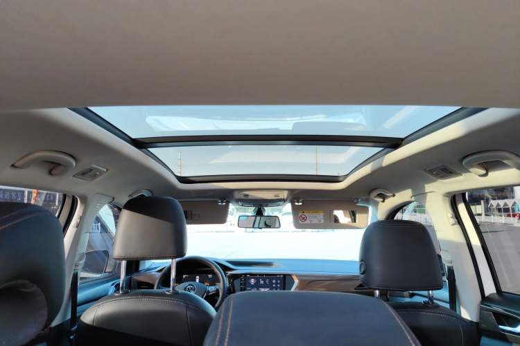 Used Volkswagen Tharu 2022 280TSI Two-Wheel-Drive Luxury Edition