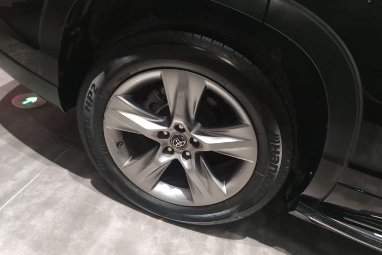 Used Toyota Highlander 2018 2.0T Four-Wheel Drive Luxury Version 7 Seats China VI Standard
