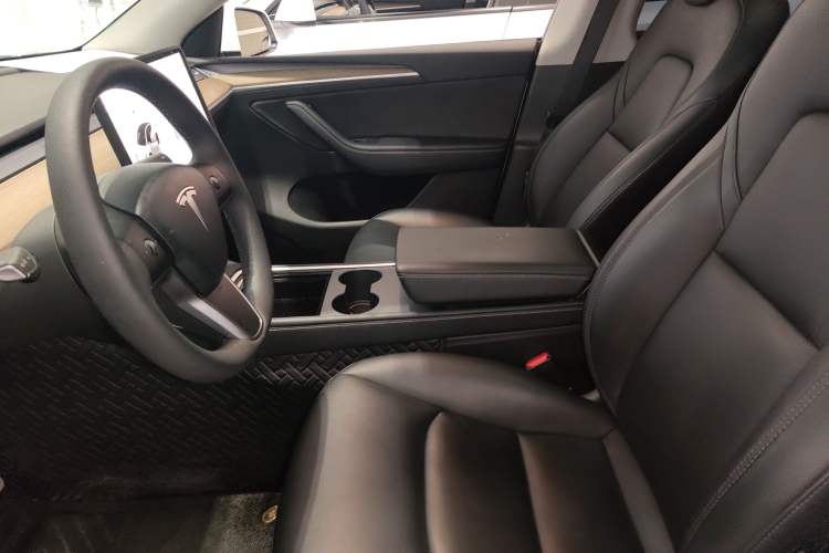 Used Tesla Model Y 2021 Long-Range All-Wheel-Drive Version