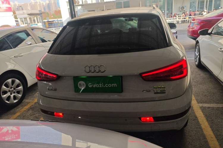 Used Audi Q3 2016 40 TFSI quattro all-wheel-drive sport model
