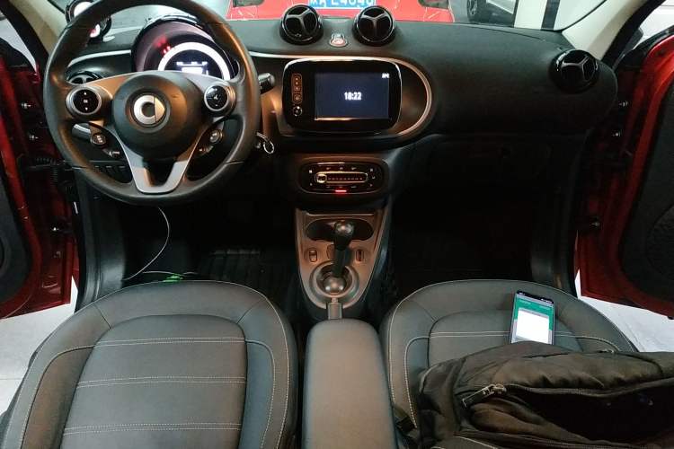 Used  forfour 2016 0.9T 66 kW Pioneer Edition
