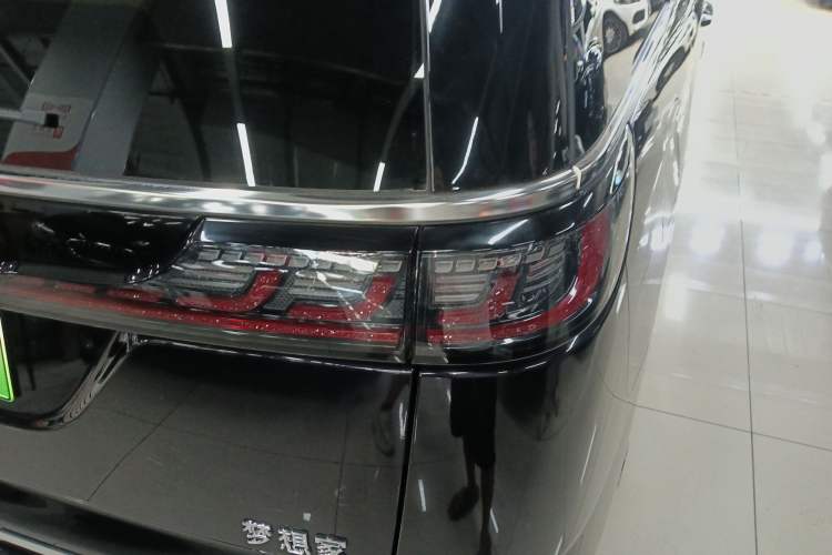 Used VOYAH Dream 2025 PHEV Four-Wheel-Drive Flagship Kunpeng Edition
